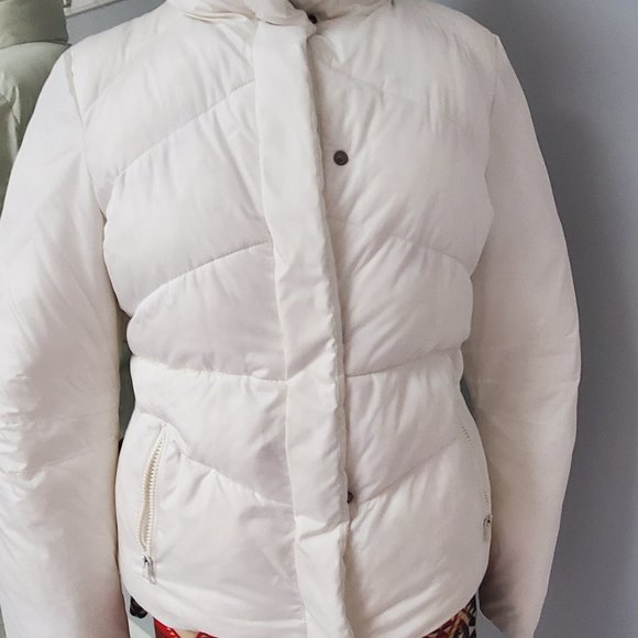 NWT White Puffer Jacket - Picture 7 of 8